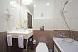 Грин Парк Отель - Стандарт + - Ванная комната в номере категории Стандарт +. Фото 5.